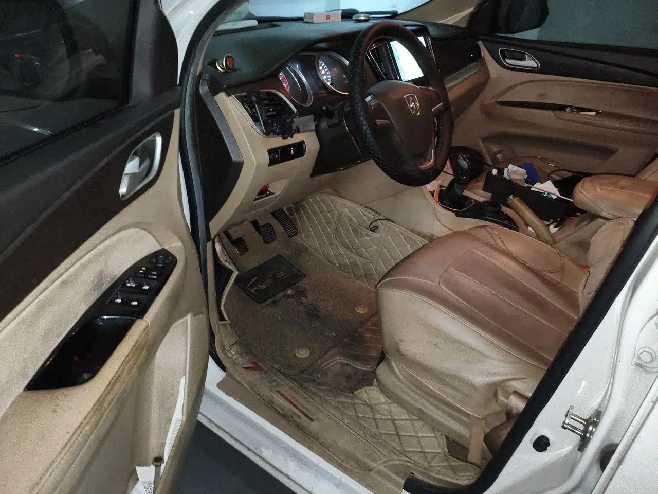 Baojun 730 2016 1.5L Manual Standard Version 7 Seats — миниатюра 17