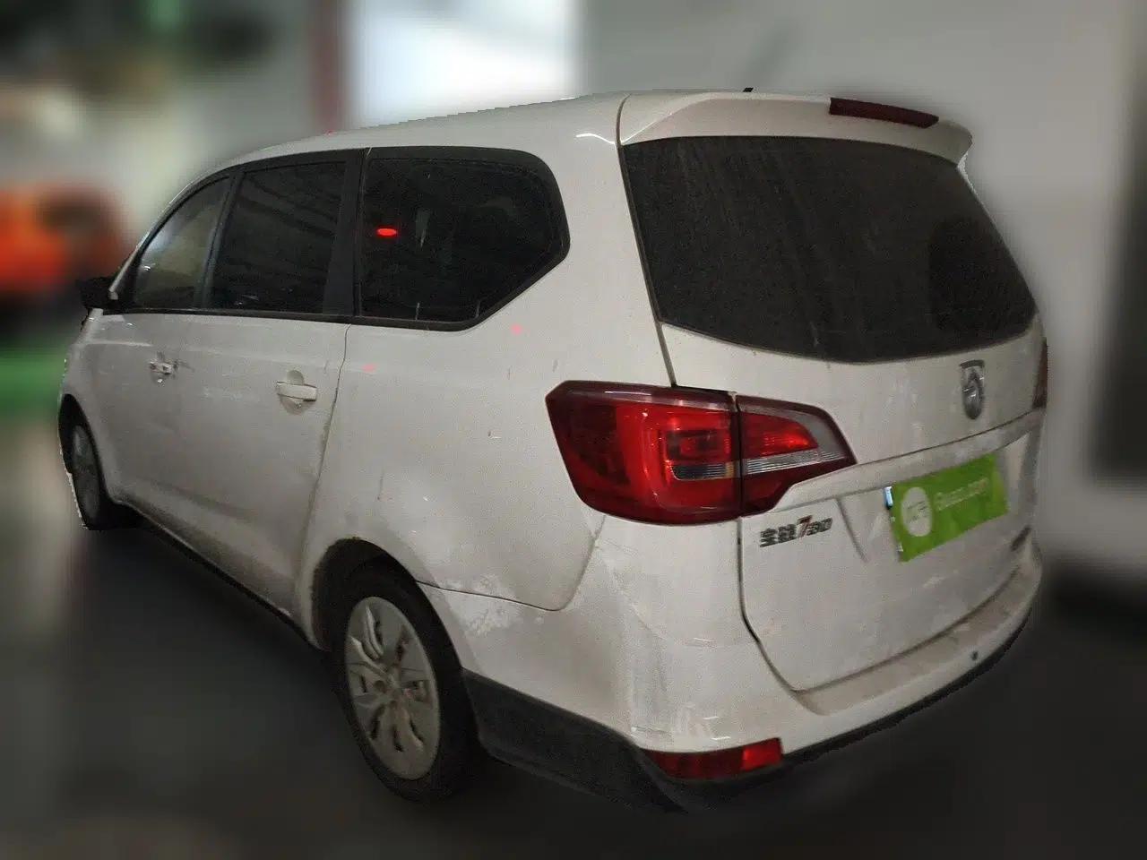 Baojun 730 2016 1.5L Manual Standard Version 7 Seats — миниатюра 4