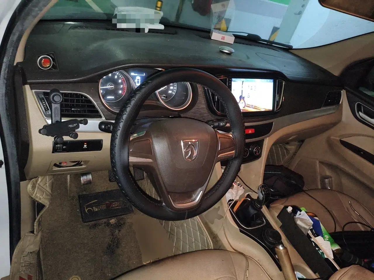Baojun 730 2016 1.5L Manual Standard Version 7 Seats — миниатюра 10