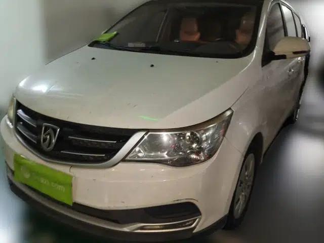 Baojun 730 2016 1.5L Manual Standard Version 7 Seats