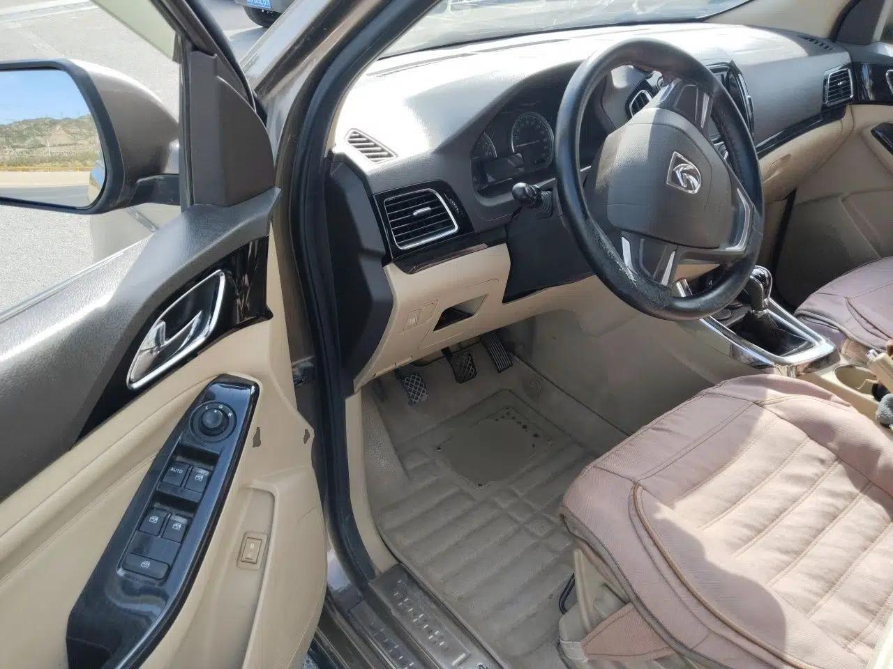 Baojun 730 2014 1.5L manual Comfort version 7 seats — миниатюра 17