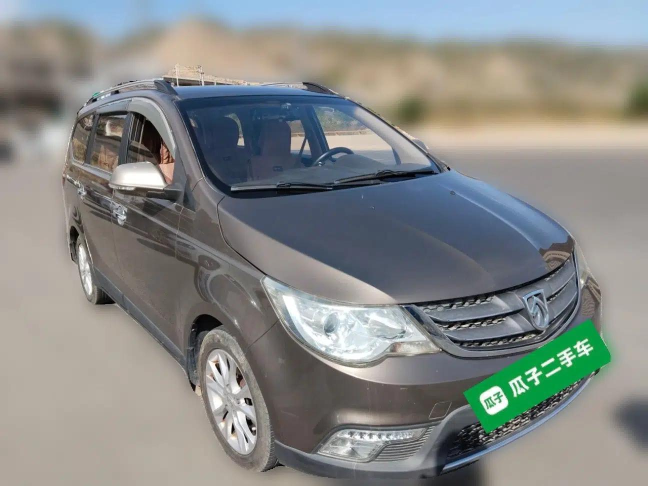 Baojun 730 2014 1.5L manual Comfort version 7 seats — миниатюра 3