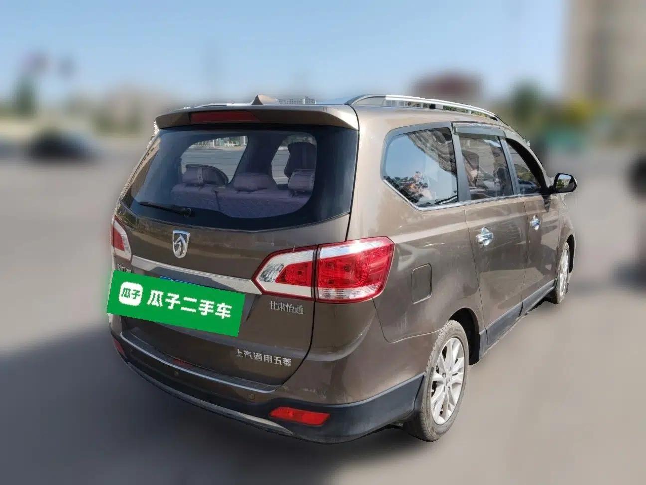 Baojun 730 2014 1.5L manual Comfort version 7 seats — миниатюра 6