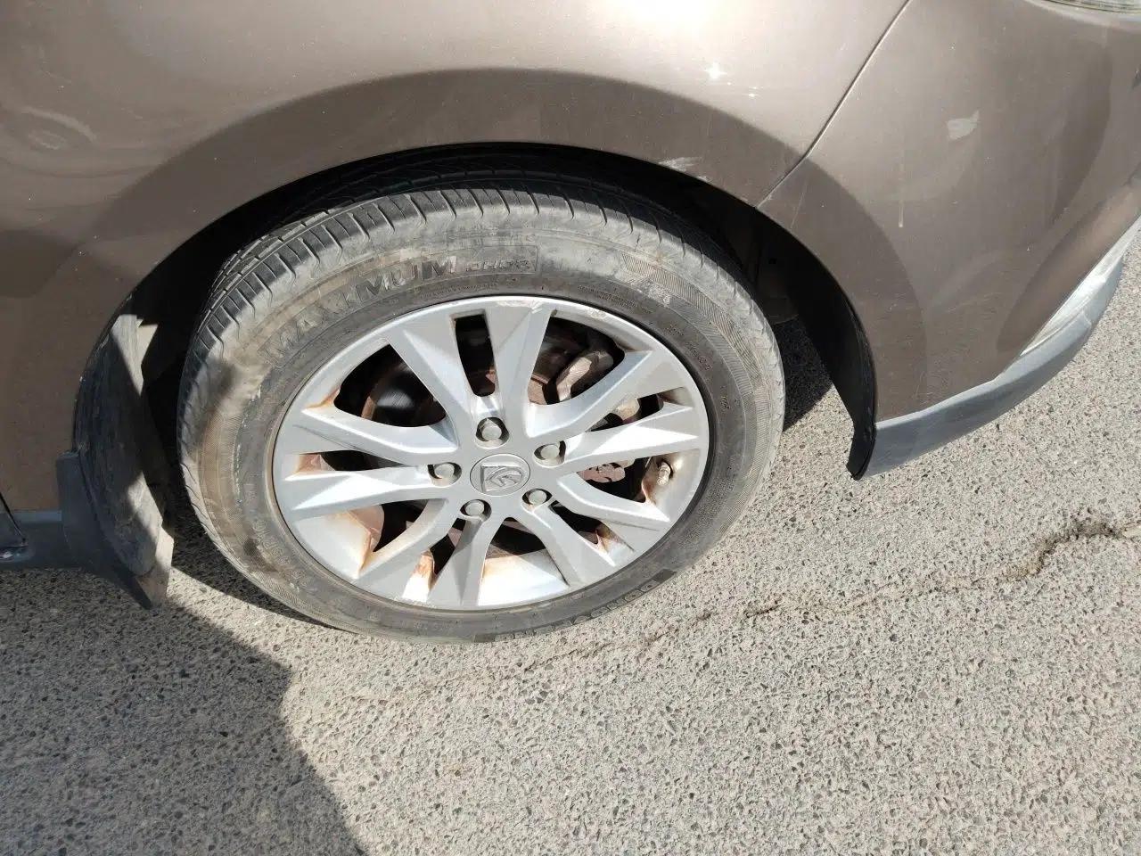 Baojun 730 2014 1.5L manual Comfort version 7 seats — миниатюра 8