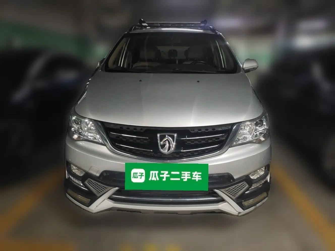 Baojun 730 2016 1.5L Manual Luxury Edition 7 Seats — миниатюра 2
