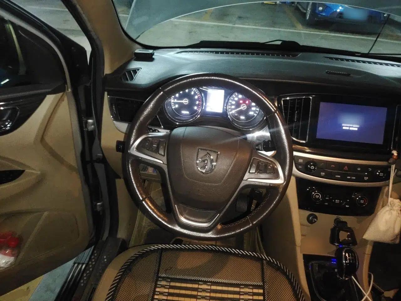 Baojun 730 2016 1.5L Manual Luxury Edition 7 Seats — миниатюра 11