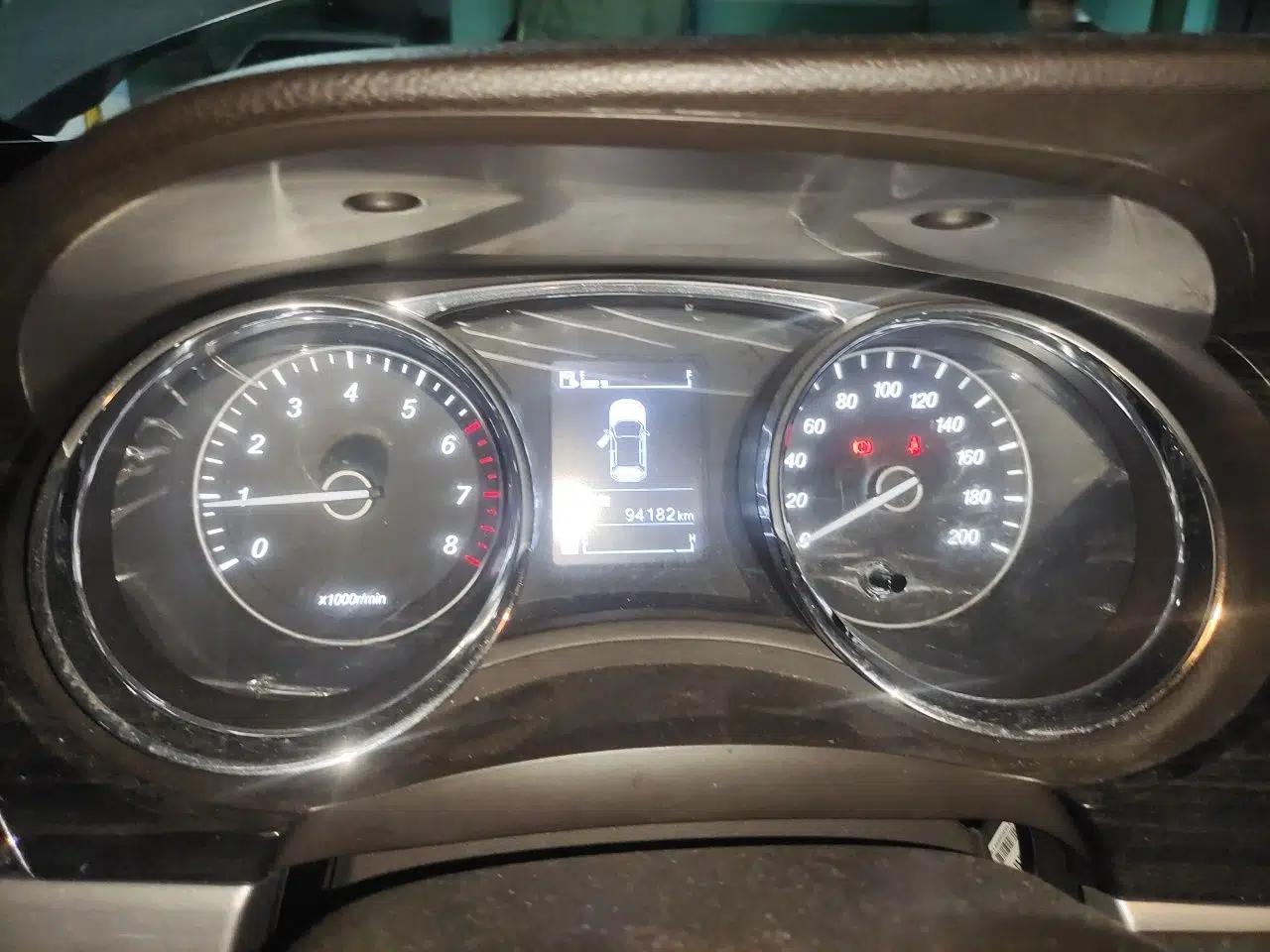 Baojun 730 2016 1.5L Manual Luxury Edition 7 Seats — миниатюра 12