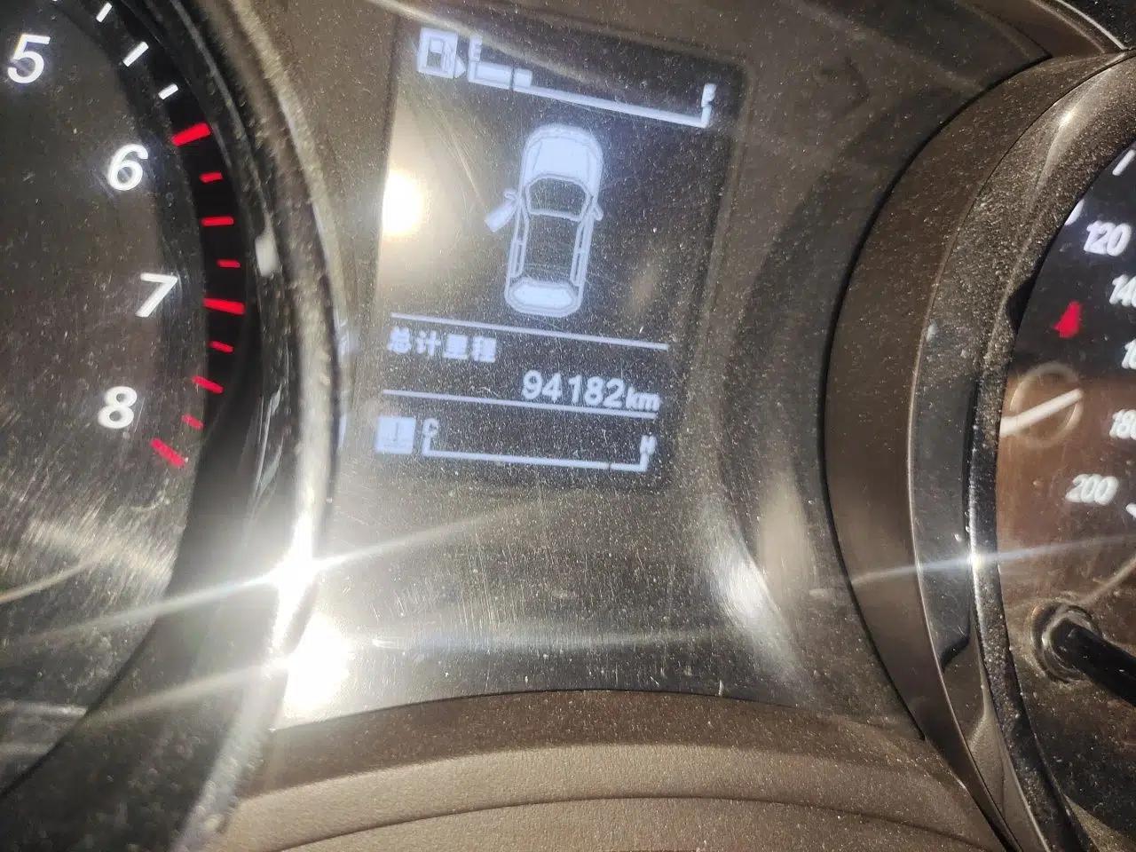 Baojun 730 2016 1.5L Manual Luxury Edition 7 Seats — миниатюра 13