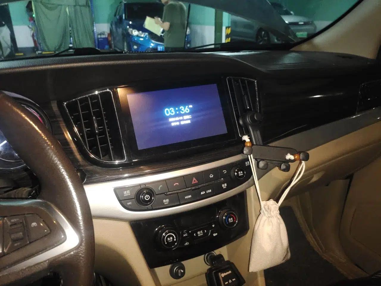 Baojun 730 2016 1.5L Manual Luxury Edition 7 Seats — миниатюра 14