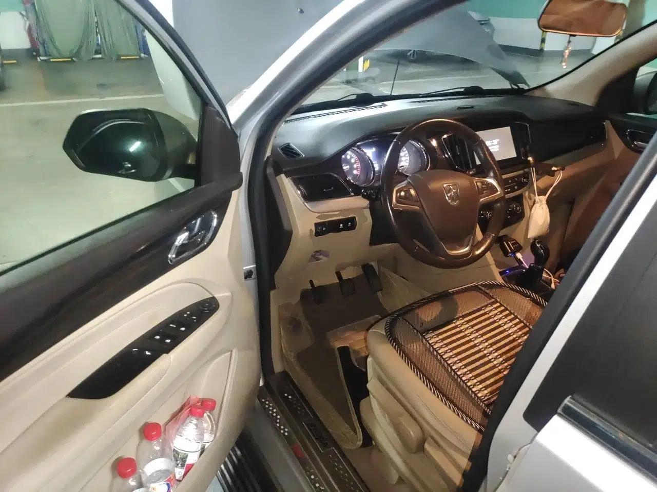 Baojun 730 2016 1.5L Manual Luxury Edition 7 Seats — миниатюра 17