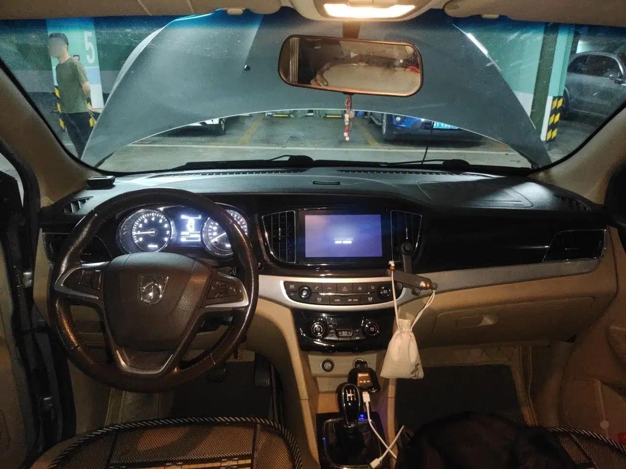 Baojun 730 2016 1.5L Manual Luxury Edition 7 Seats — миниатюра 10