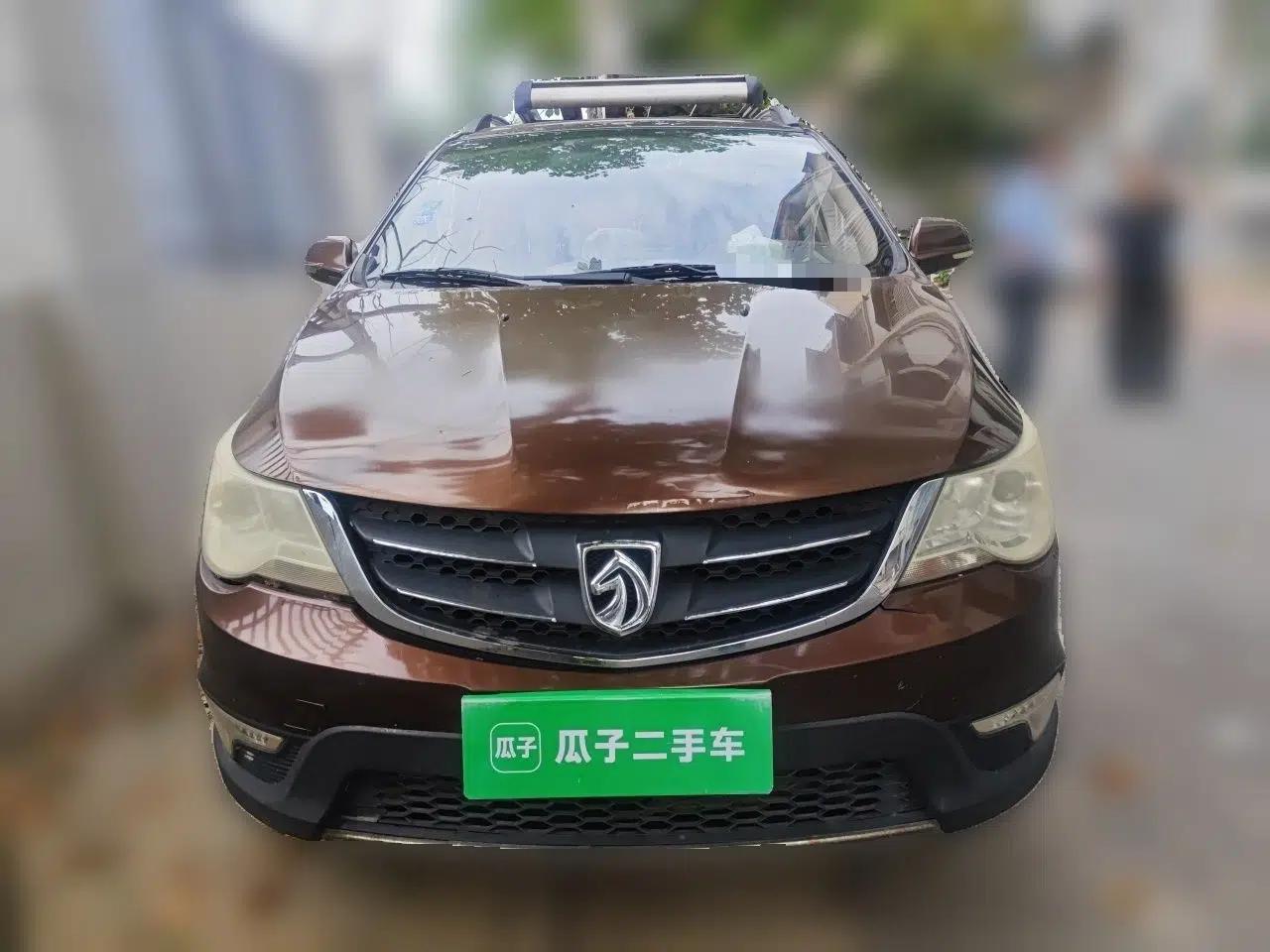 Baojun 730 2014 1.5L manual Comfort version 7 seats — миниатюра 2