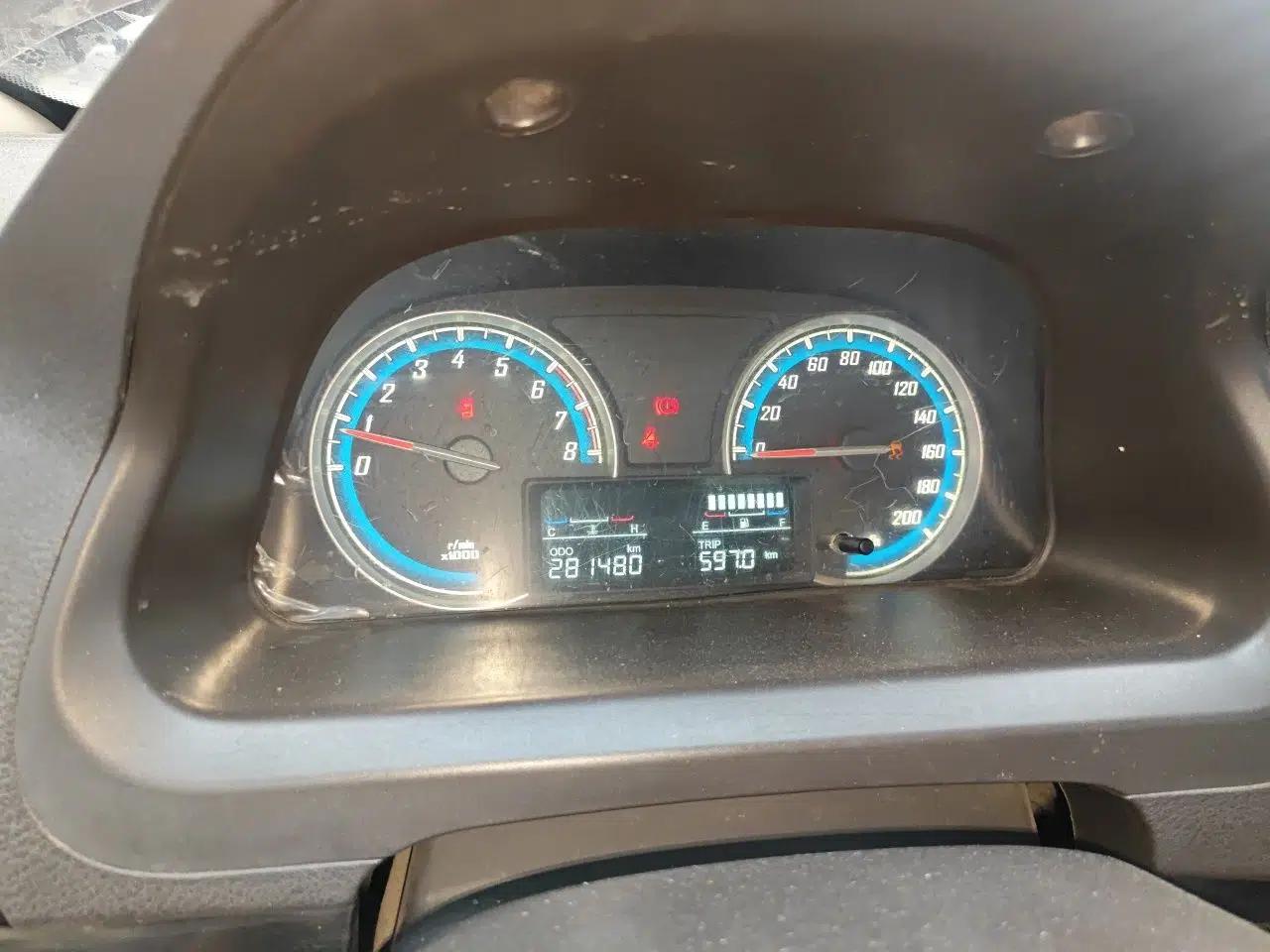 Baojun 730 2014 1.5L manual Comfort version 7 seats — миниатюра 12