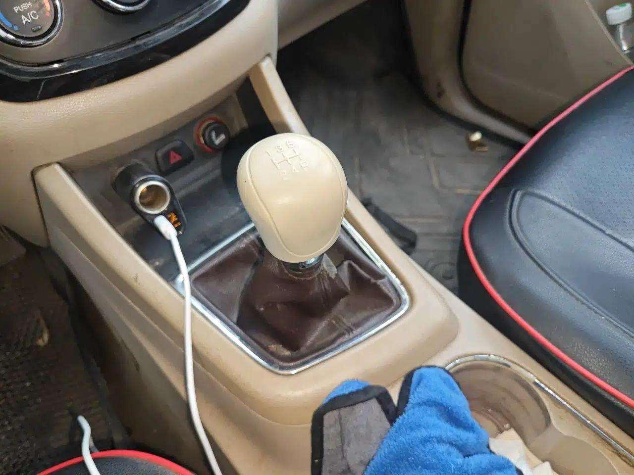 Baojun 730 2014 1.5L manual Comfort version 7 seats — миниатюра 15