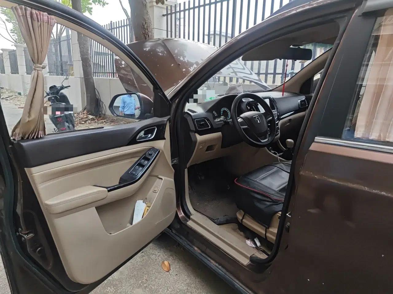 Baojun 730 2014 1.5L manual Comfort version 7 seats — миниатюра 17