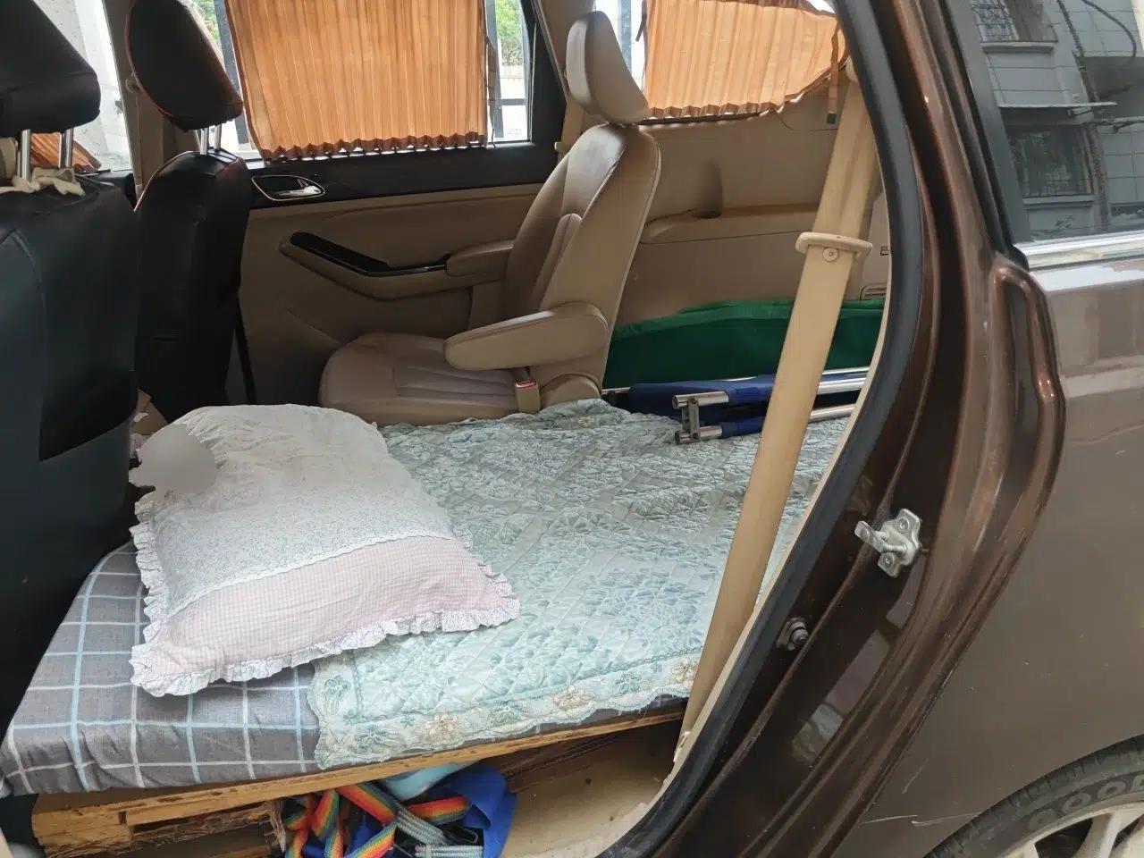 Baojun 730 2014 1.5L manual Comfort version 7 seats — миниатюра 18