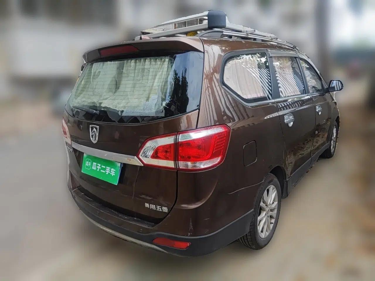 Baojun 730 2014 1.5L manual Comfort version 7 seats — миниатюра 6
