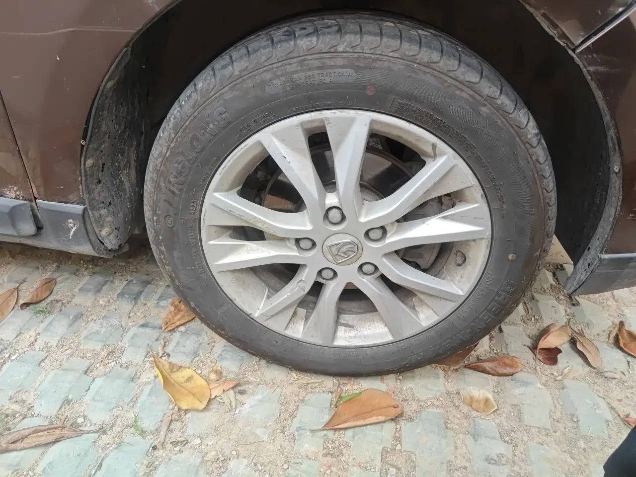 Baojun 730 2014 1.5L manual Comfort version 7 seats — миниатюра 8