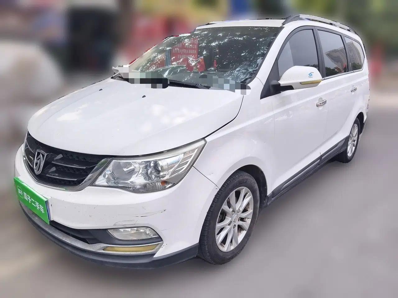 Baojun 730 2016 1.5L Manual Comfort Version 7 Seats China V Emission Standard — миниатюра 1