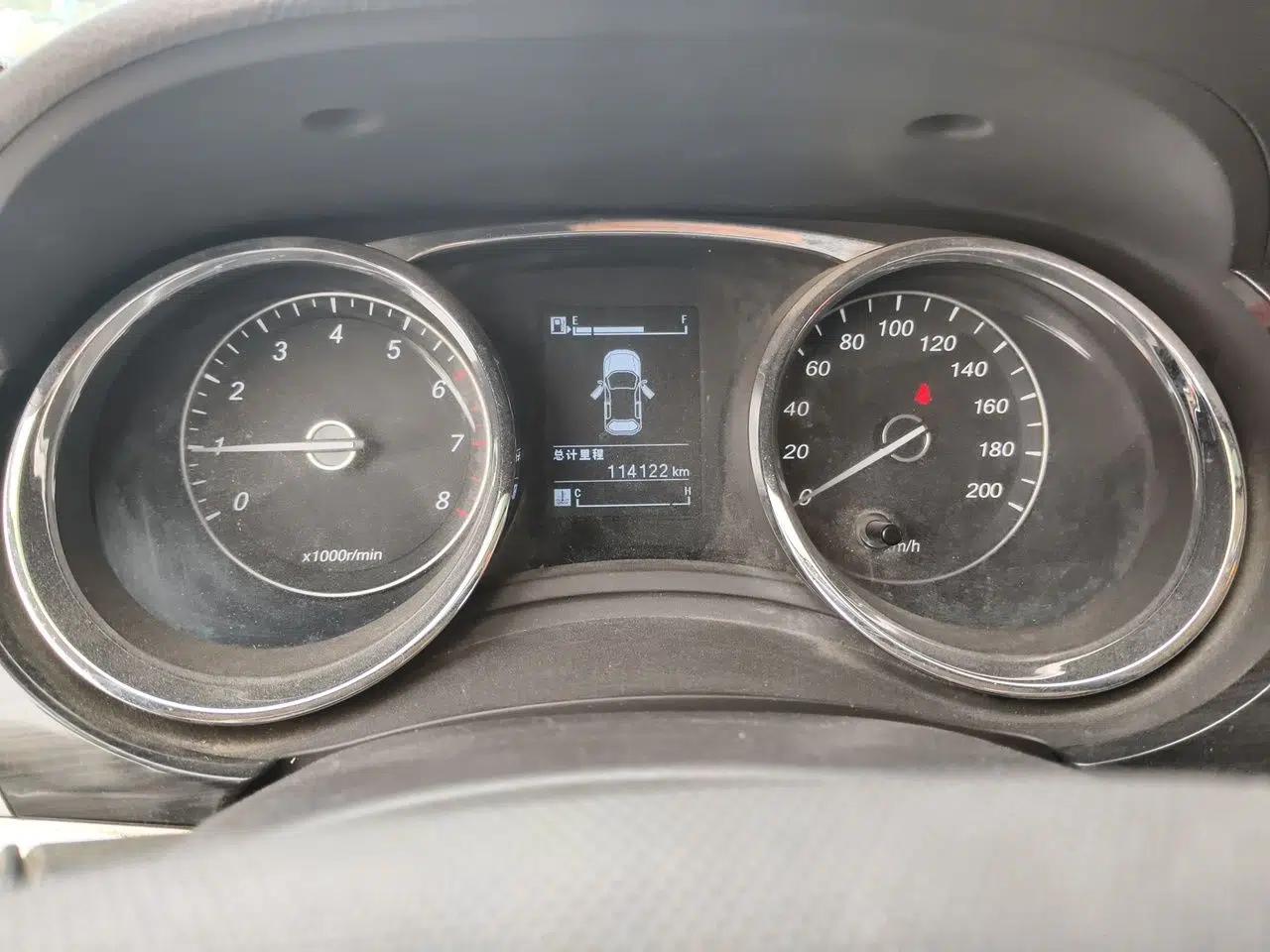 Baojun 730 2016 1.5L Manual Comfort Version 7 Seats China V Emission Standard — миниатюра 12