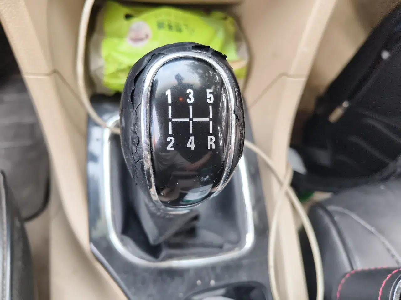 Baojun 730 2016 1.5L Manual Comfort Version 7 Seats China V Emission Standard — миниатюра 15