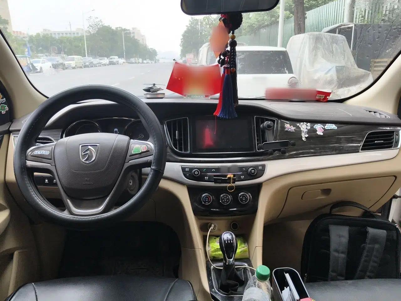 Baojun 730 2016 1.5L Manual Comfort Version 7 Seats China V Emission Standard — миниатюра 10