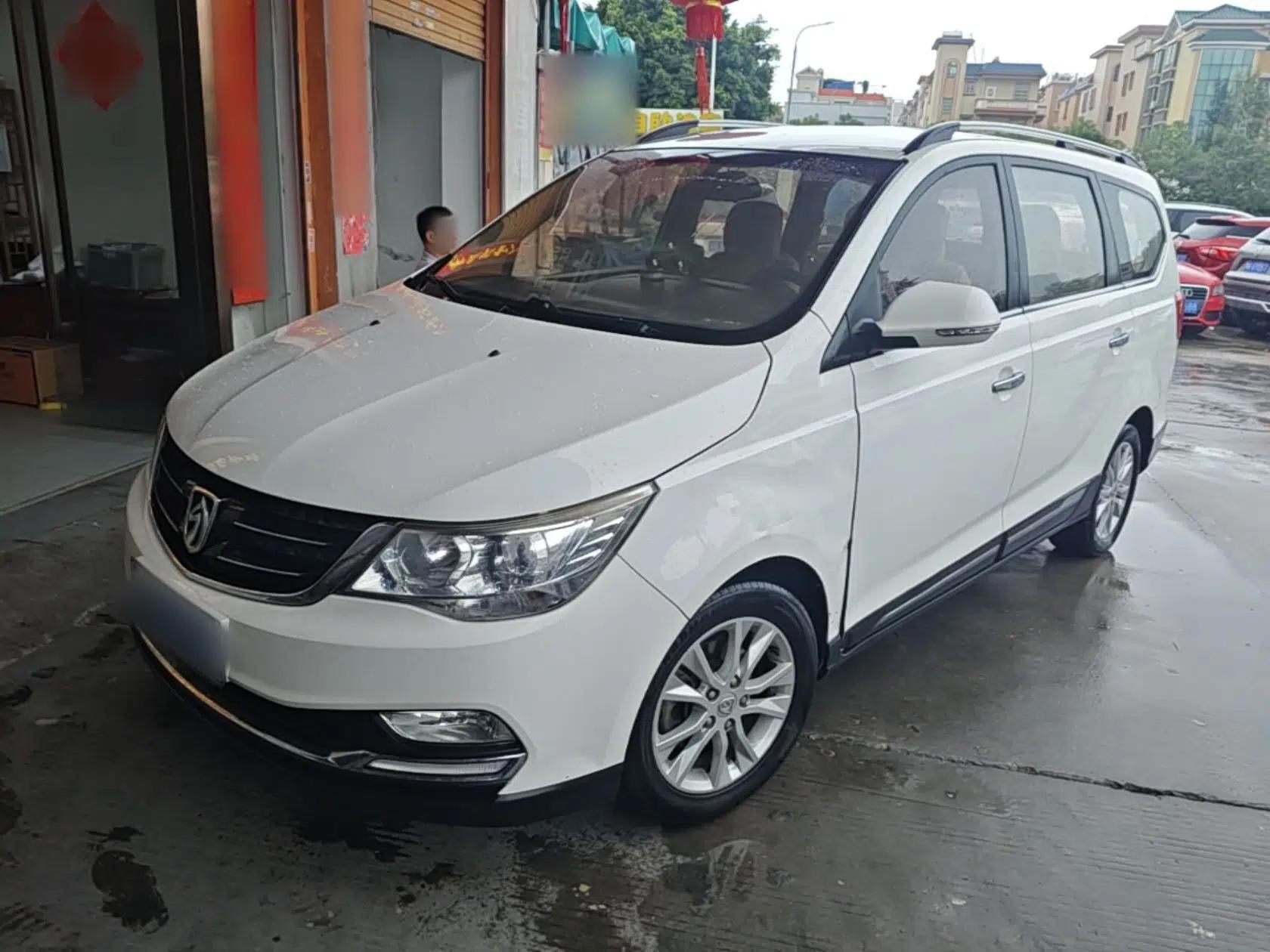 Baojun 730 2016 1.8L iAMT Comfort Version 7 Seats — миниатюра 1