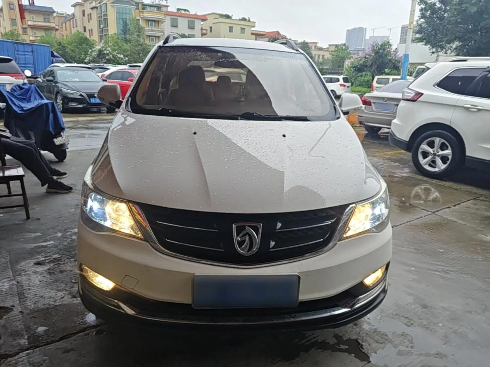 Baojun 730 2016 1.8L iAMT Comfort Version 7 Seats — миниатюра 2