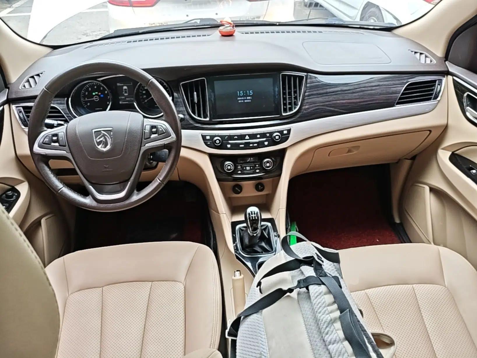 Baojun 730 2016 1.8L Manual Luxury Edition 7 Seats — миниатюра 13