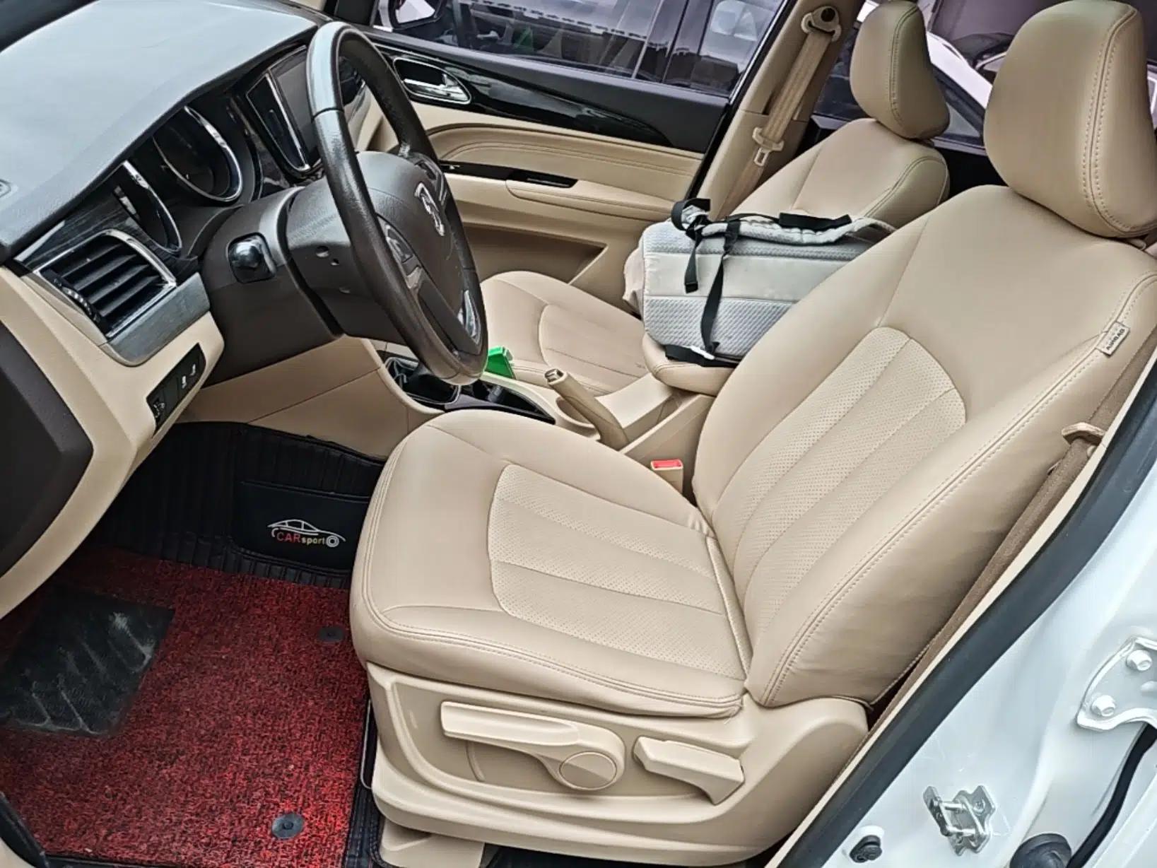 Baojun 730 2016 1.8L Manual Luxury Edition 7 Seats — миниатюра 18