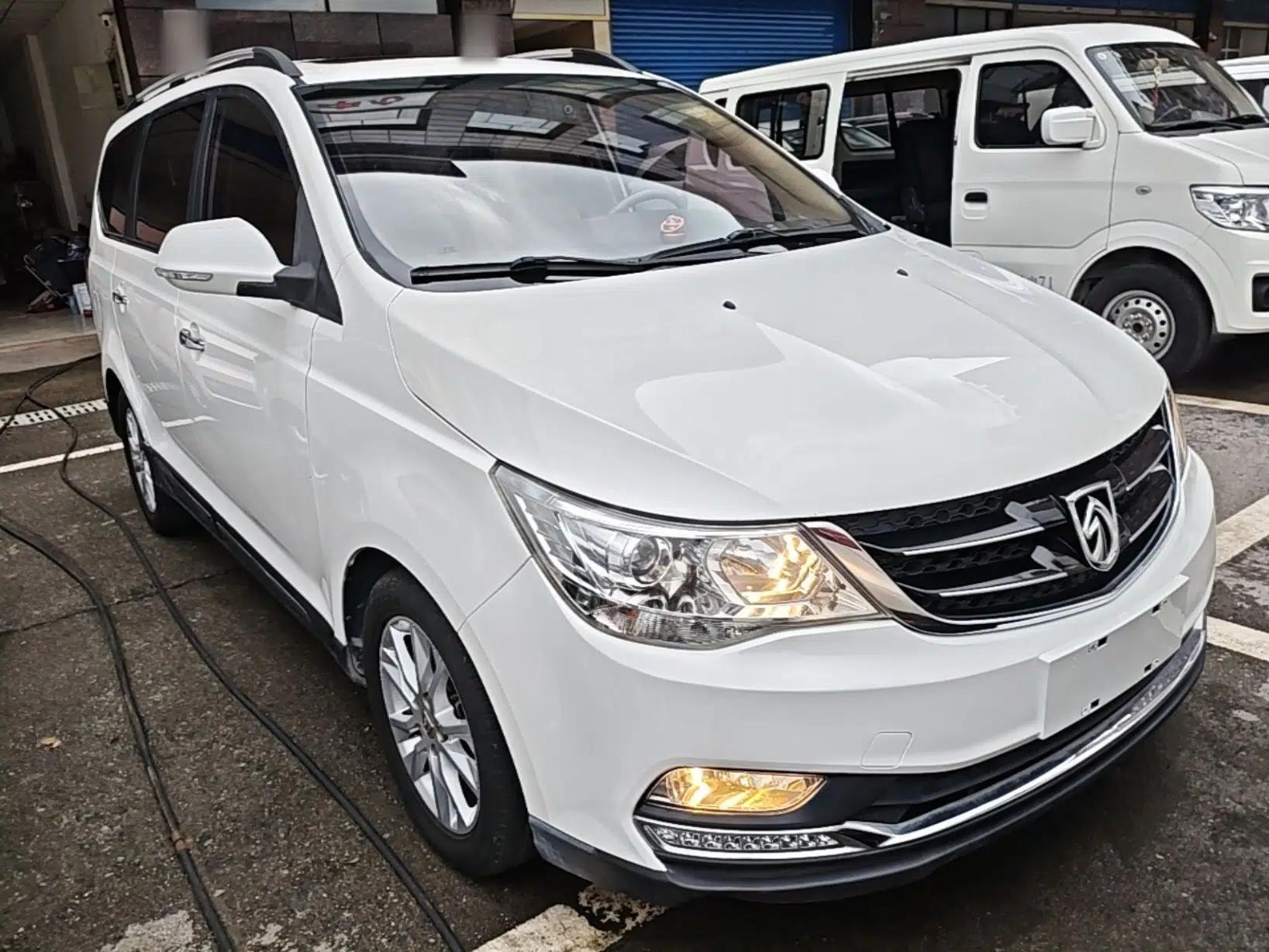 Baojun 730 2016 1.8L Manual Luxury Edition 7 Seats — миниатюра 3