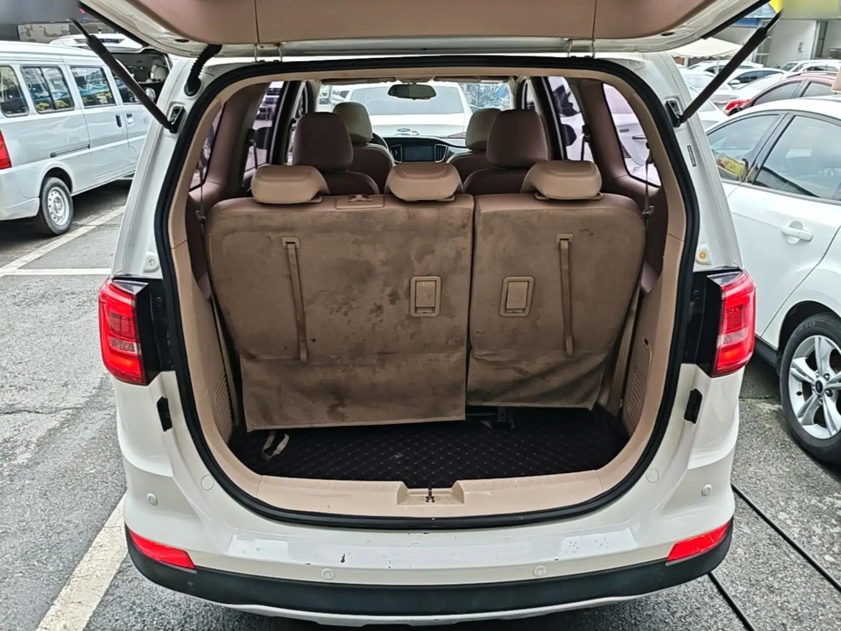 Baojun 730 2016 1.8L Manual Luxury Edition 7 Seats — миниатюра 22