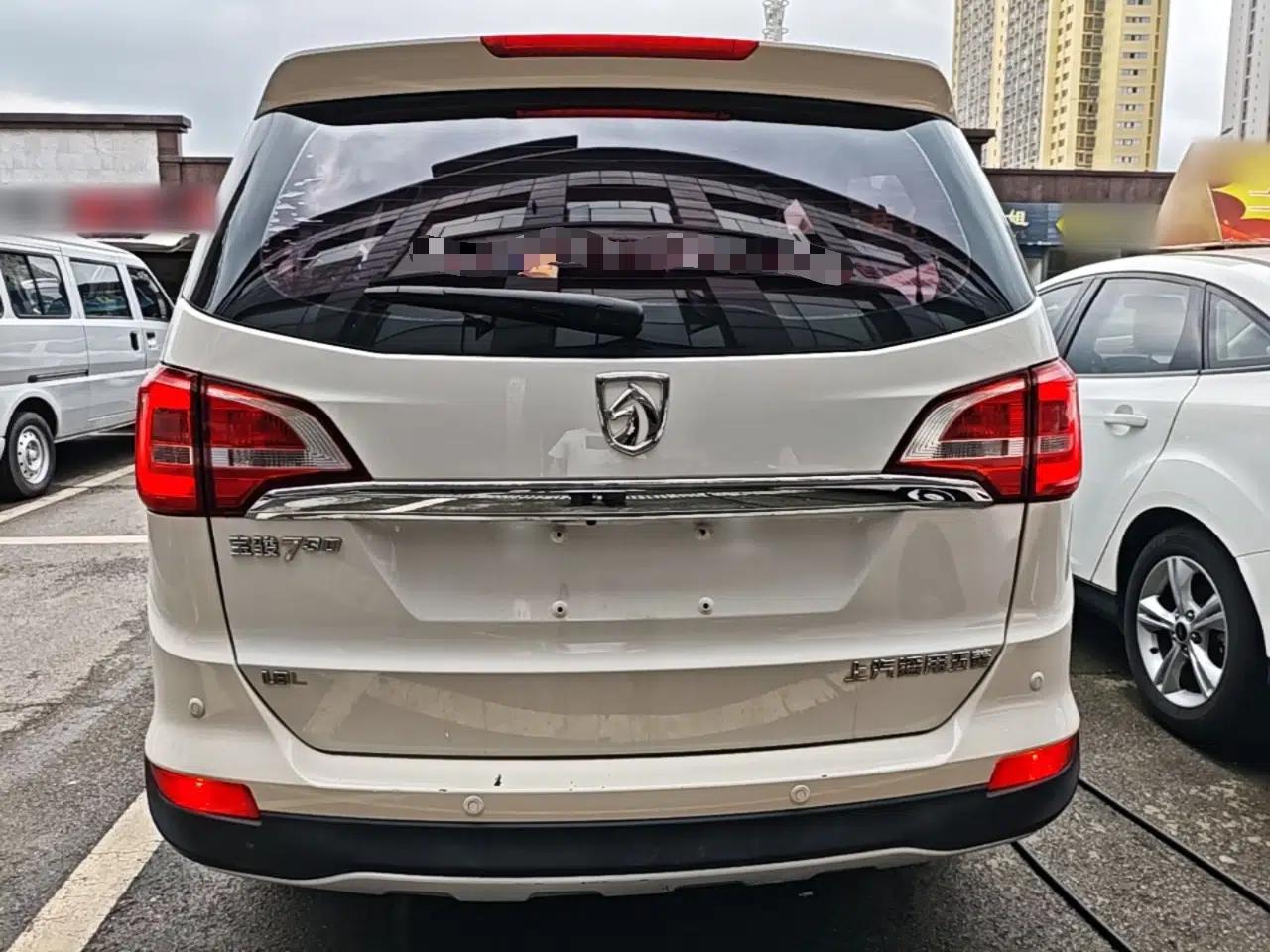 Baojun 730 2016 1.8L Manual Luxury Edition 7 Seats — миниатюра 5