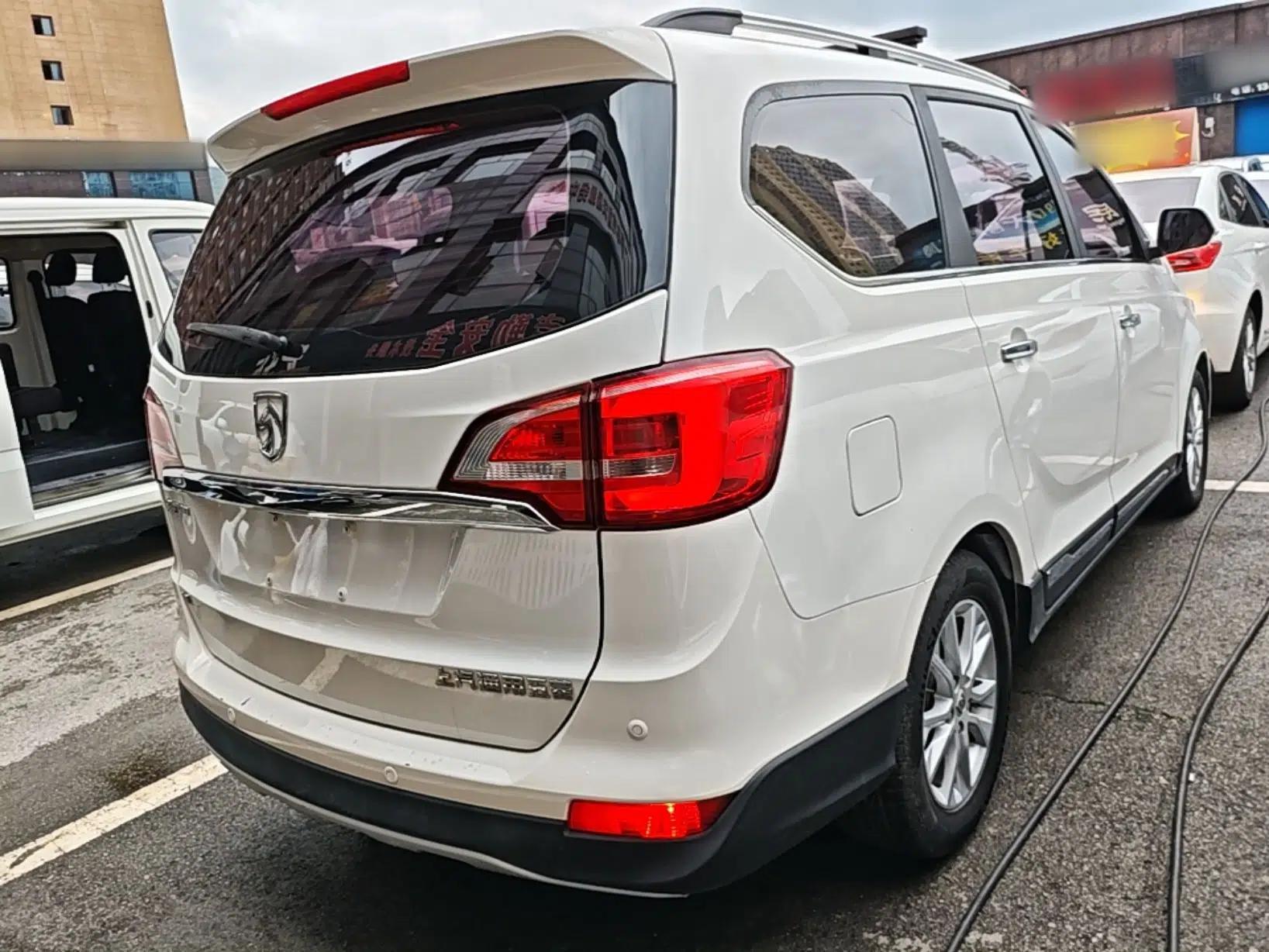 Baojun 730 2016 1.8L Manual Luxury Edition 7 Seats — миниатюра 6
