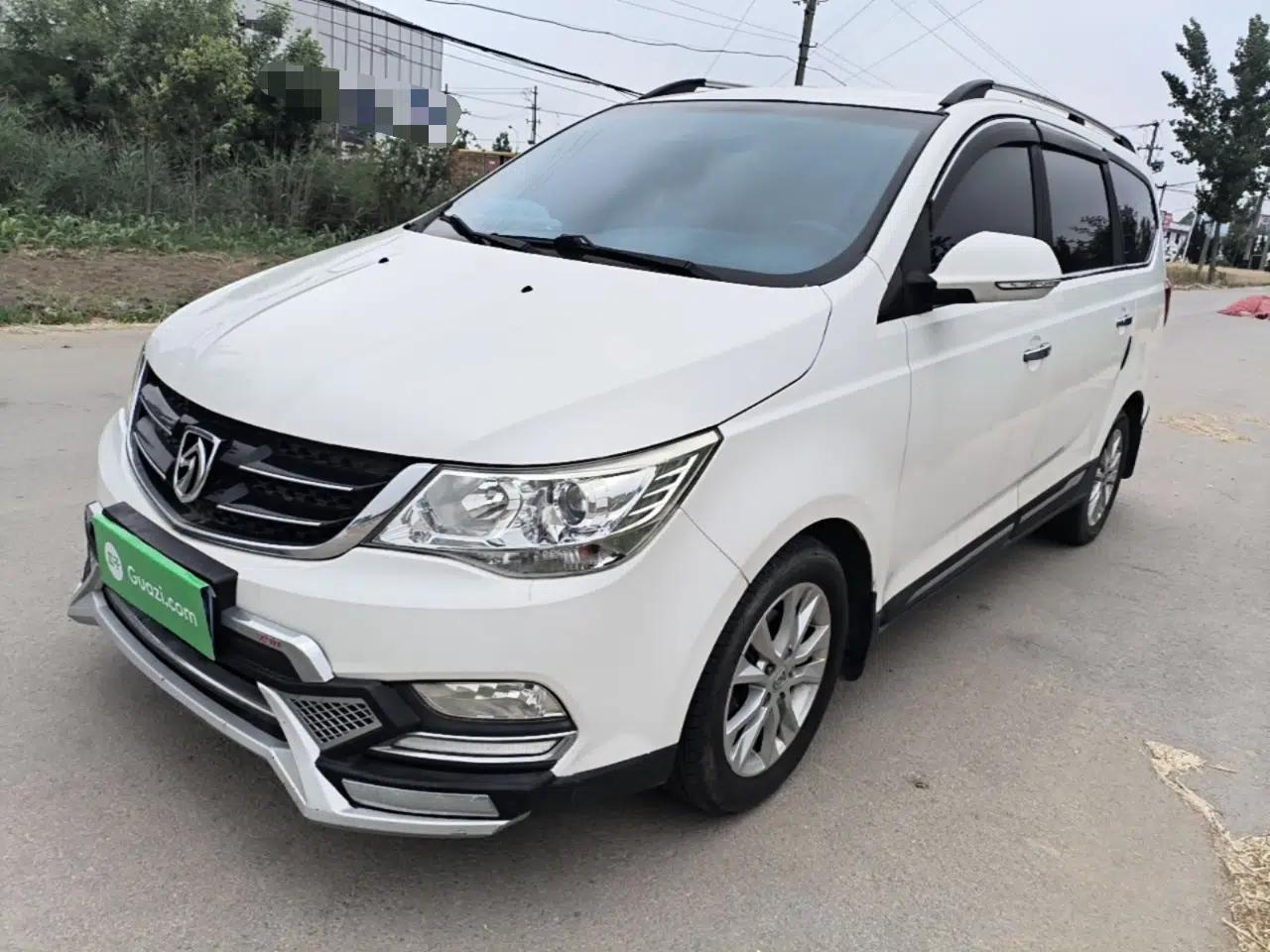 Baojun 730 2016 1.5L Manual Comfort Version 7 Seats China V Emission Standard — миниатюра 1