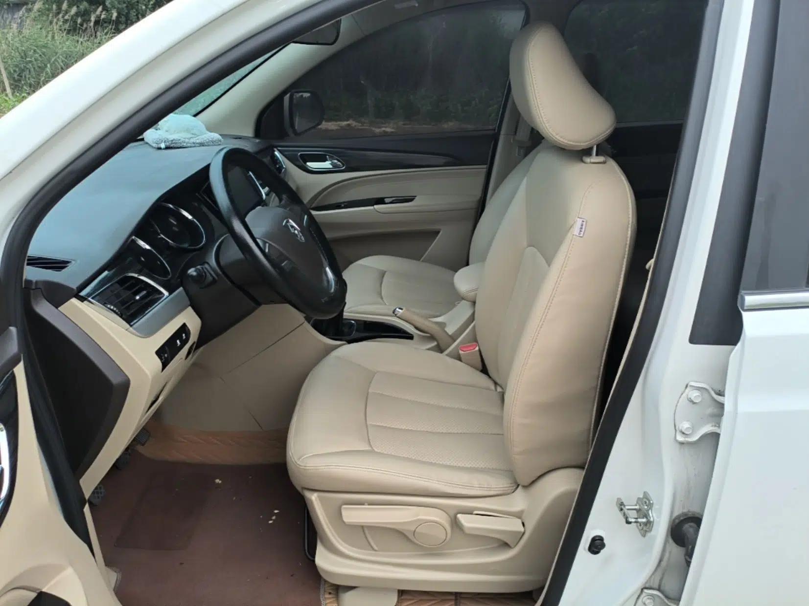 Baojun 730 2016 1.5L Manual Comfort Version 7 Seats China V Emission Standard — миниатюра 18