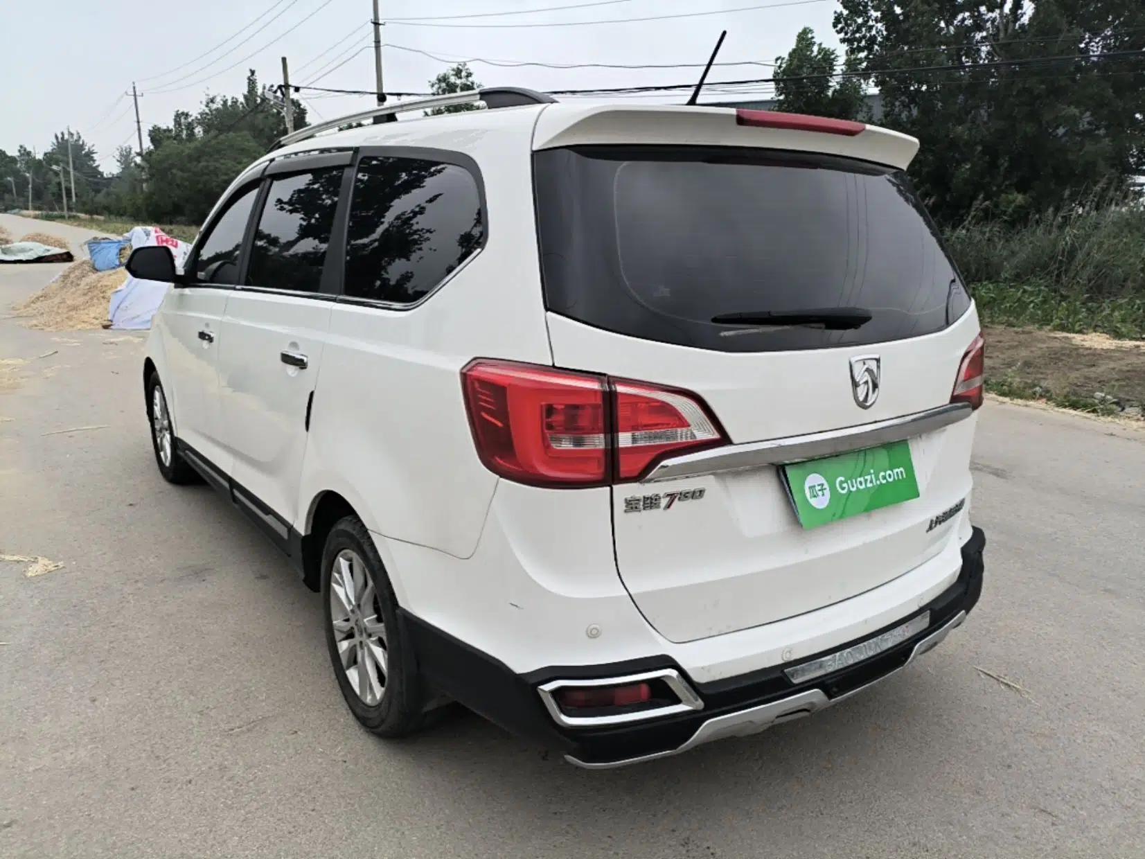Baojun 730 2016 1.5L Manual Comfort Version 7 Seats China V Emission Standard — миниатюра 4