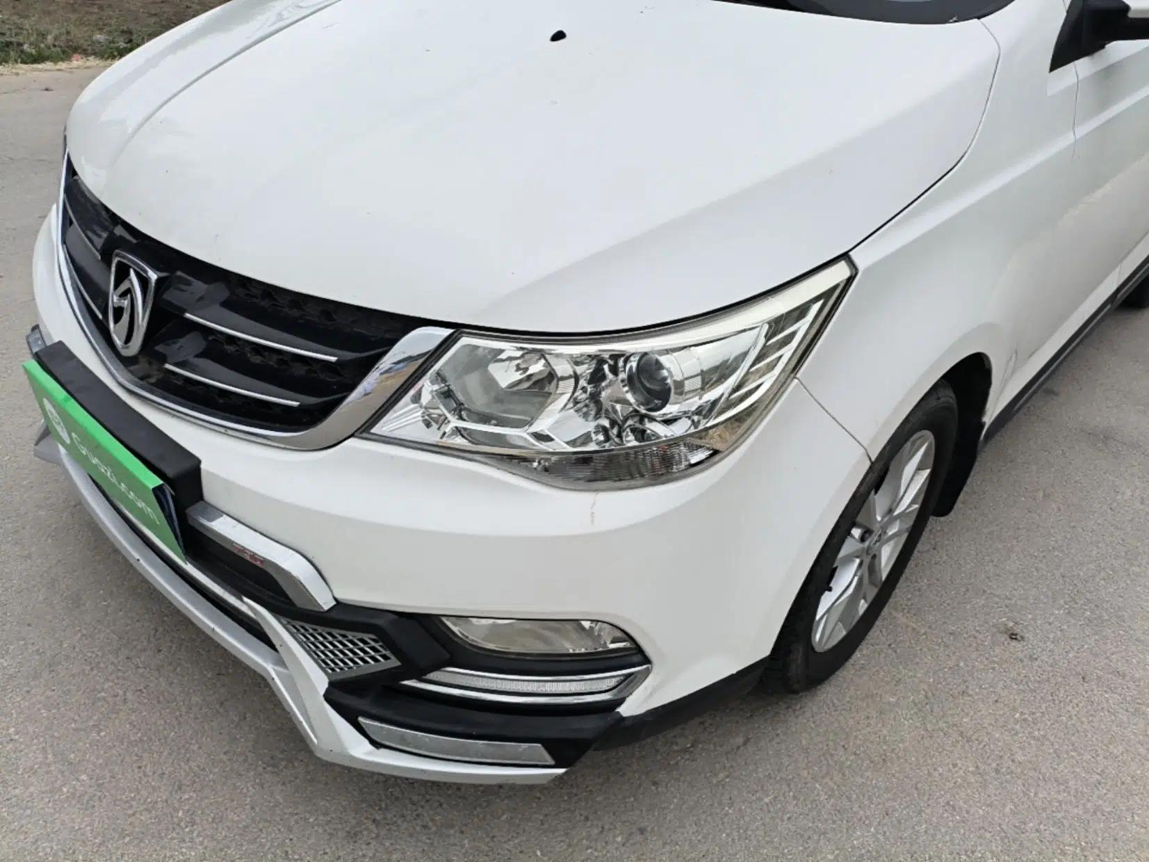 Baojun 730 2016 1.5L Manual Comfort Version 7 Seats China V Emission Standard — миниатюра 9