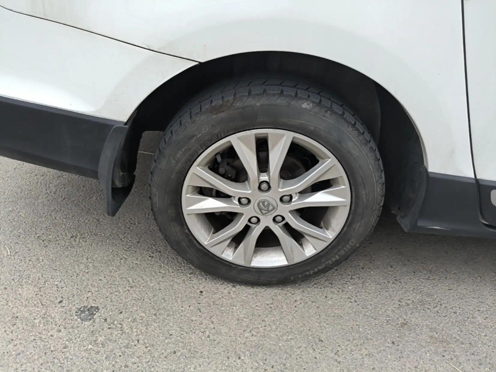 Baojun 730 2016 1.5L Manual Comfort Version 7 Seats China V Emission Standard — миниатюра 10