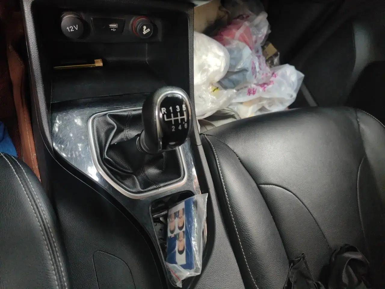 Baojun 730 2021 1.5L Manual Fashion Version 7 Seats — миниатюра 15
