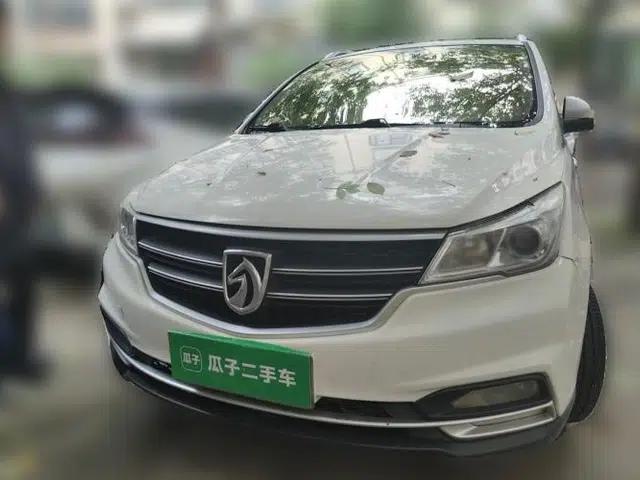 Baojun 730 2021 1.5L Manual Fashion Version 7 Seats