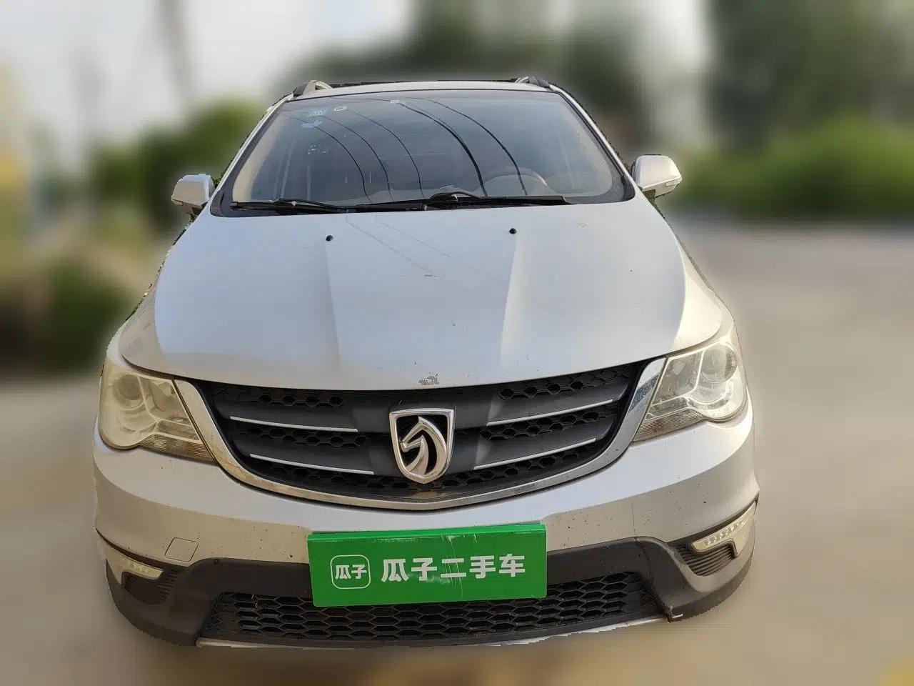 Baojun 730 2015 1.8L Manual Luxury Navigation ESP Version 7-seater — миниатюра 2