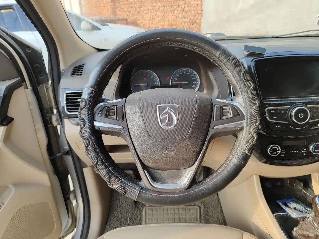 Baojun 730 2015 1.8L Manual Luxury Navigation ESP Version 7-seater — миниатюра 11