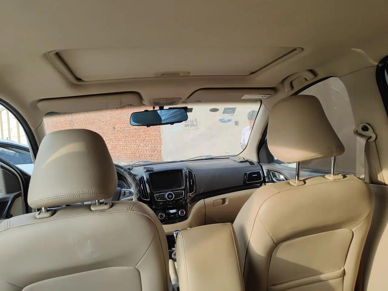 Baojun 730 2015 1.8L Manual Luxury Navigation ESP Version 7-seater — миниатюра 19