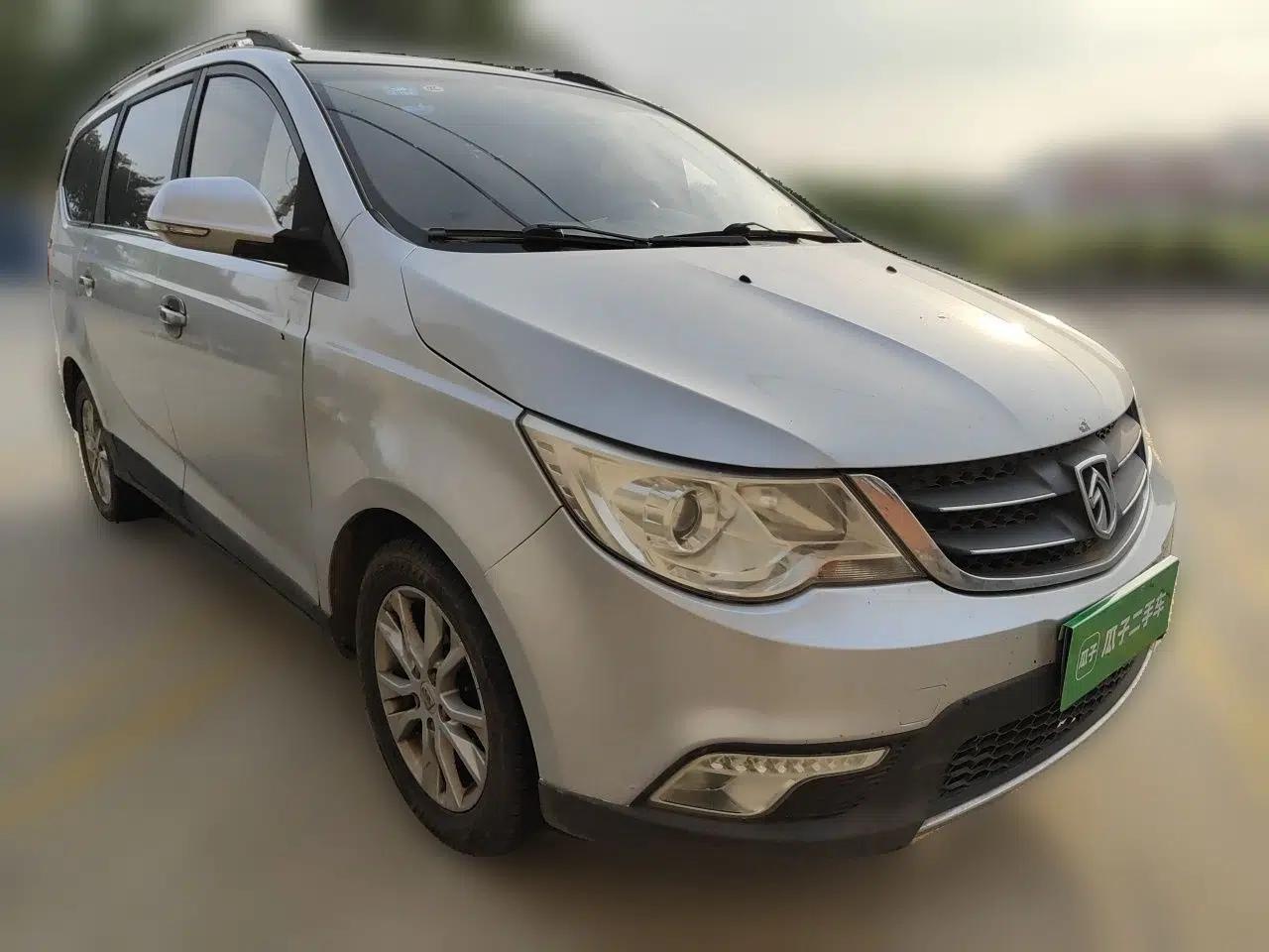 Baojun 730 2015 1.8L Manual Luxury Navigation ESP Version 7-seater — миниатюра 3