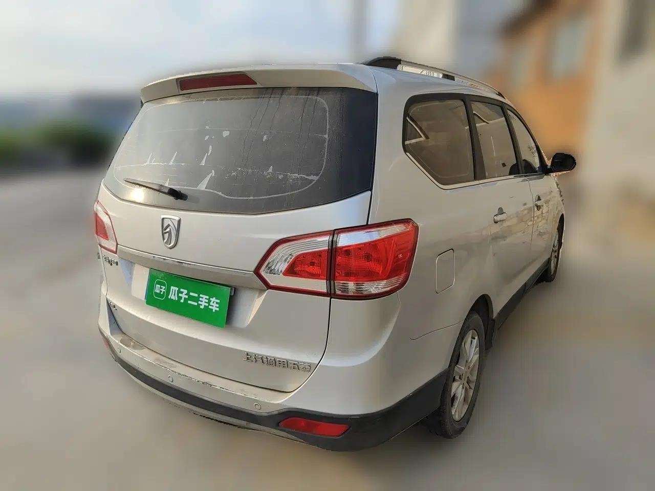 Baojun 730 2015 1.8L Manual Luxury Navigation ESP Version 7-seater — миниатюра 6