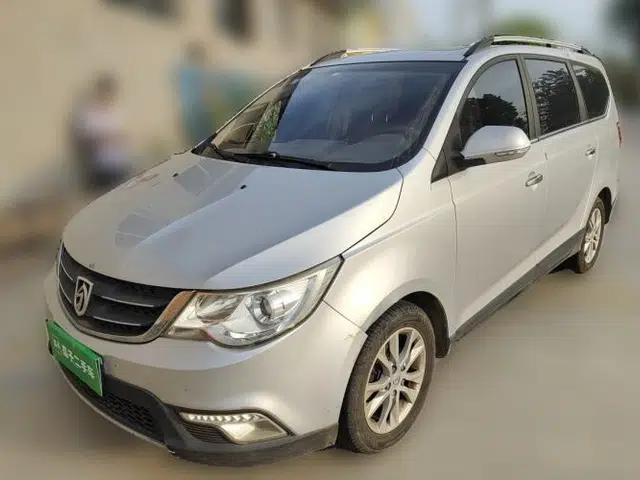 Baojun 730 2015 1.8L Manual Luxury Navigation ESP Version 7-seater