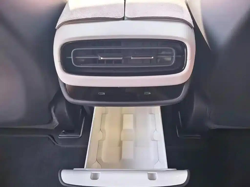 Xiaomi SU7 2024 All-Wheel Drive Long Range High-End Intelligent Driving Max Edition — миниатюра 12