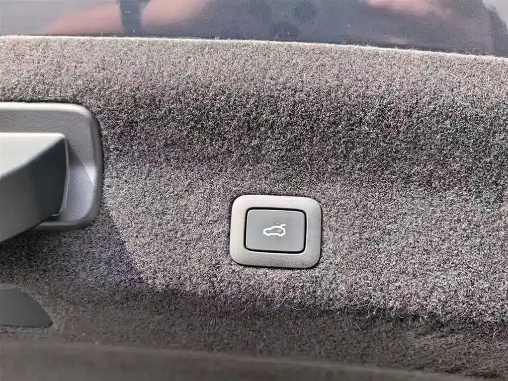 Xiaomi SU7 2024 All-Wheel Drive Long Range High-End Intelligent Driving Max Edition — миниатюра 14