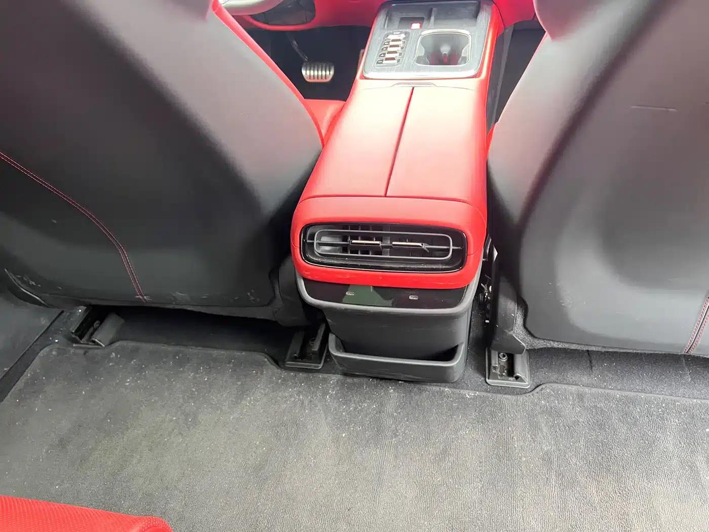 Xiaomi SU7 2024 All-Wheel Drive Long Range High-End Intelligent Driving Max Edition — миниатюра 10